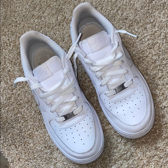 all white forces size 6